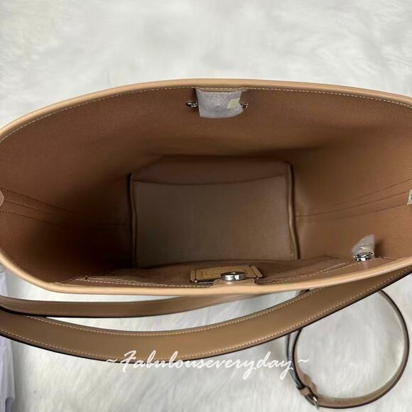 Coach City Large Bucket Bag Crossbody In Signature Canvas CT802 Sand/Taupe NWT - Picture 10 of 11